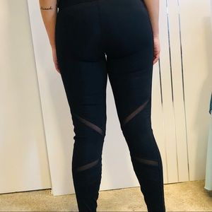 Kendall & Kylie Size XS Wide Waistband Sheer Mesh Insert Sports Leggings Black